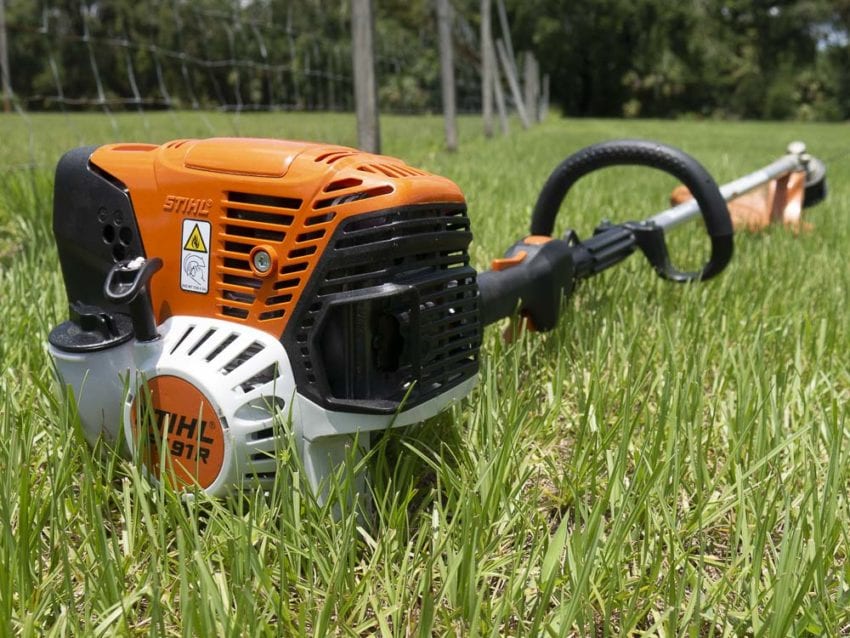 Geriausi benzininiai trimeriai 2026: TOP 5 STIHL modeliai
